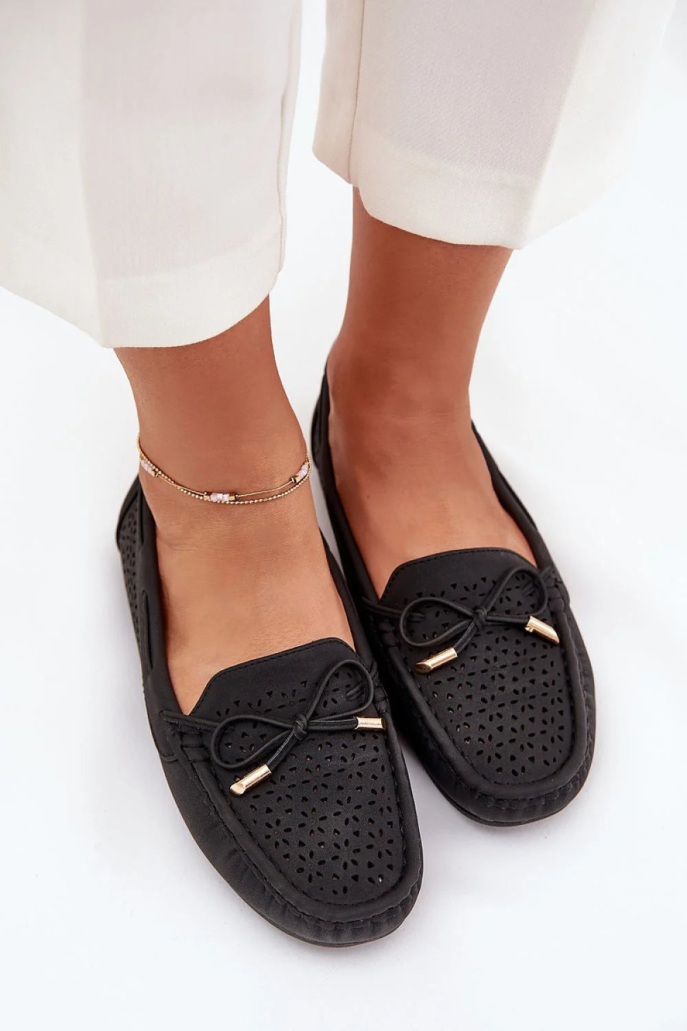 Moccasins femmes style élégant simili cuir perforé motif géométrique nœud doré bout arrondi semelle intérieure souple occasion printemps été