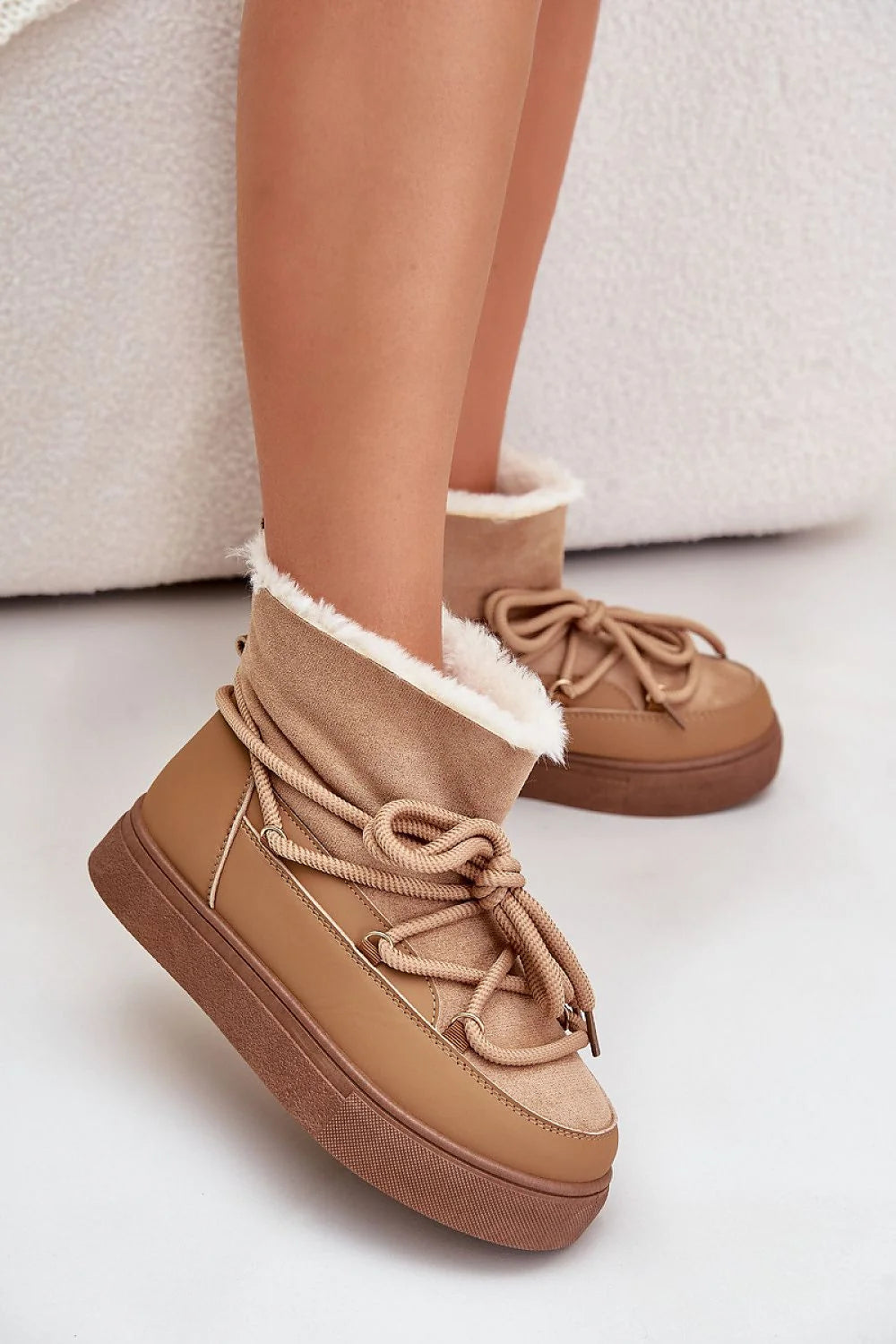 Bottes d'hiver suédine style urbain moderne confortables semelle épaisse fourrure synthétique pour femmes