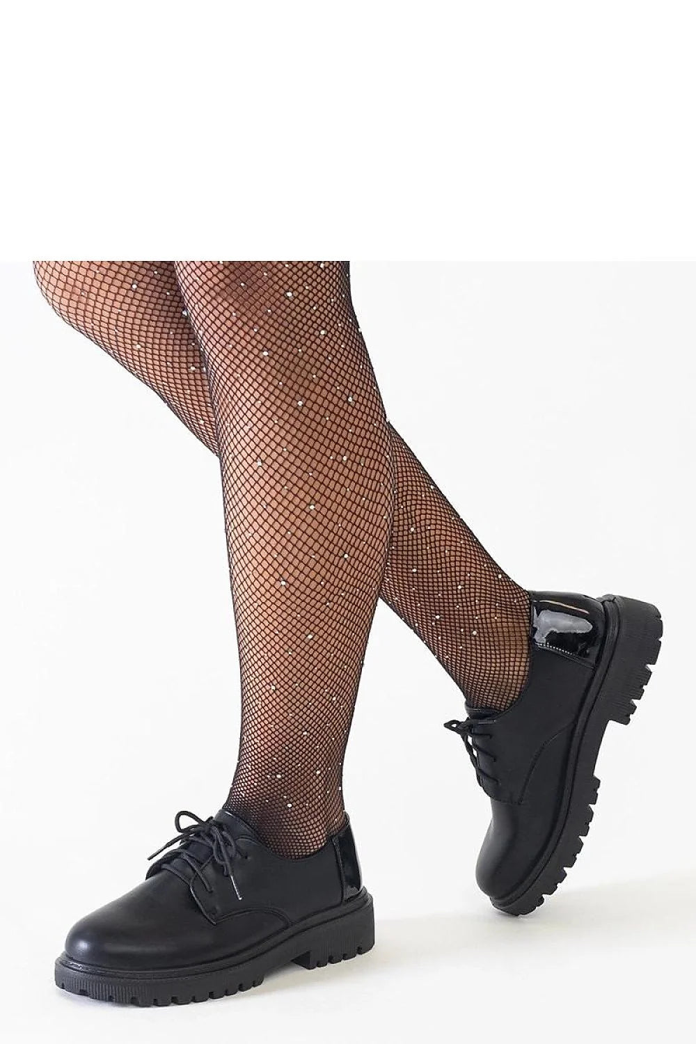derby femme simili cuir noir lisse bout rond laçage ouvert lacets silhouette chunky semelle épaisse crantée contrefort verni