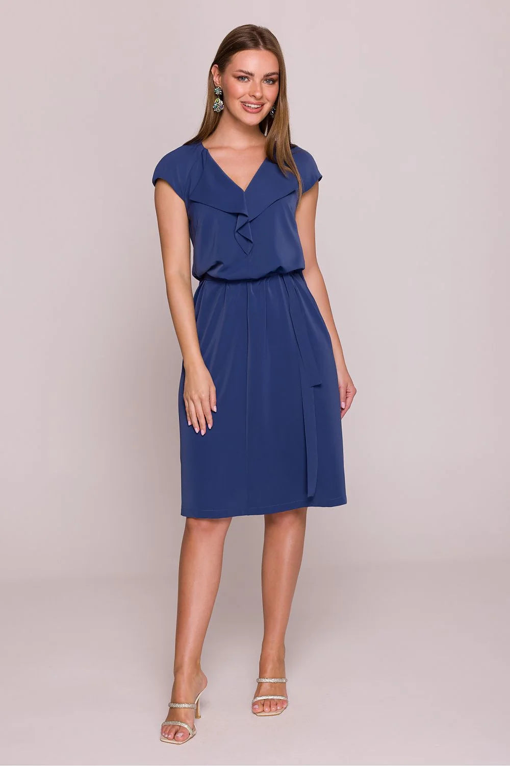 Robe de cocktail élégante moderne bleu marine A-line taille ajustable V-neck volant manches courtes polyester semi-formelle femme