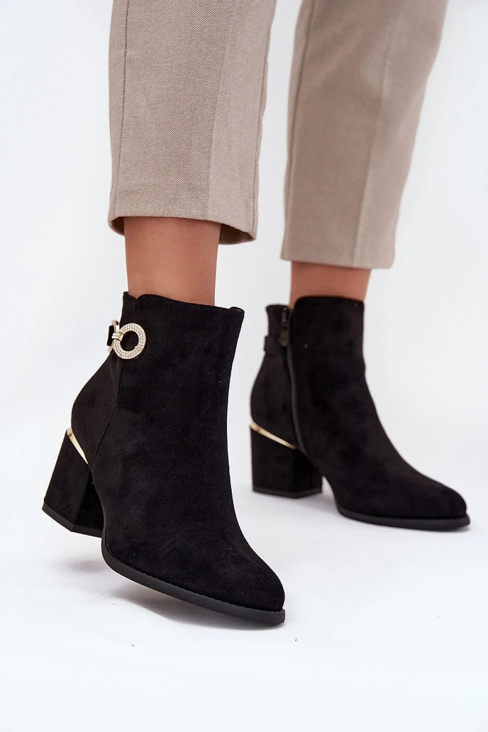 bottines femme cheville suède écologique noir talon bloc bout pointu fermeture éclair latérale doublure chaude semelle confortable dorés strass