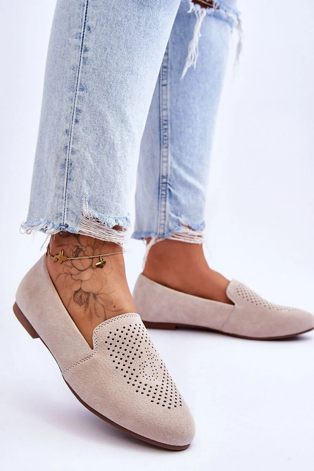 Mocassins pour femme en daim naturel motif décoratif talon plat semelle anti-dérapante cuir naturel intérieur souple confort élégance mode style