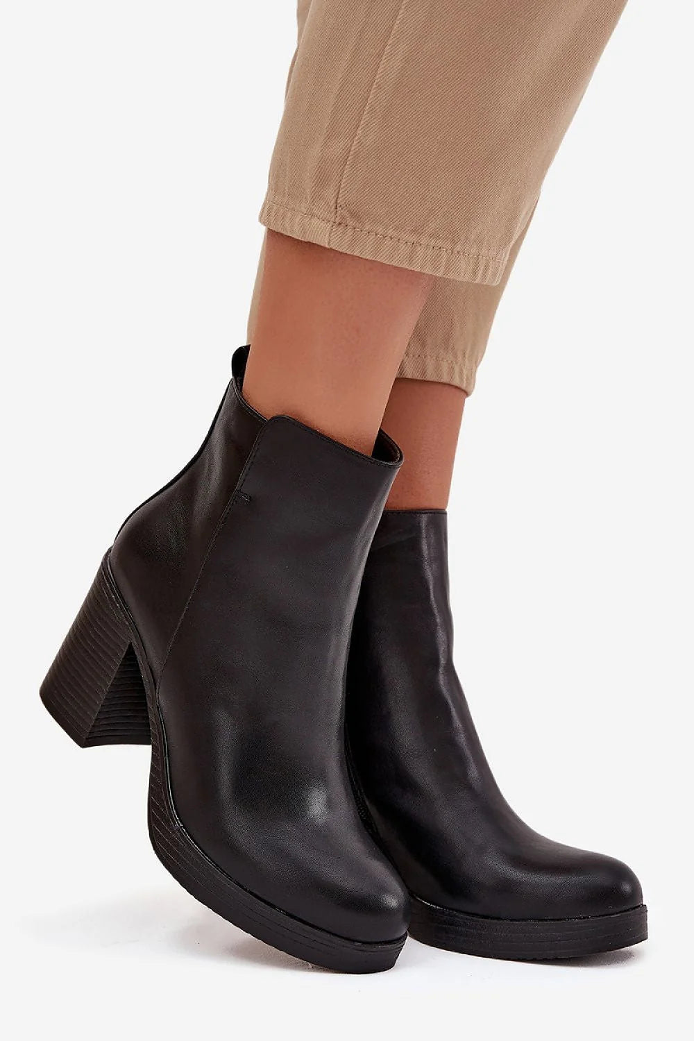 bottines femme simili cuir noir effet lisse bout rond minimaliste urbain talon colonne haut plateforme crantée zippée confort
