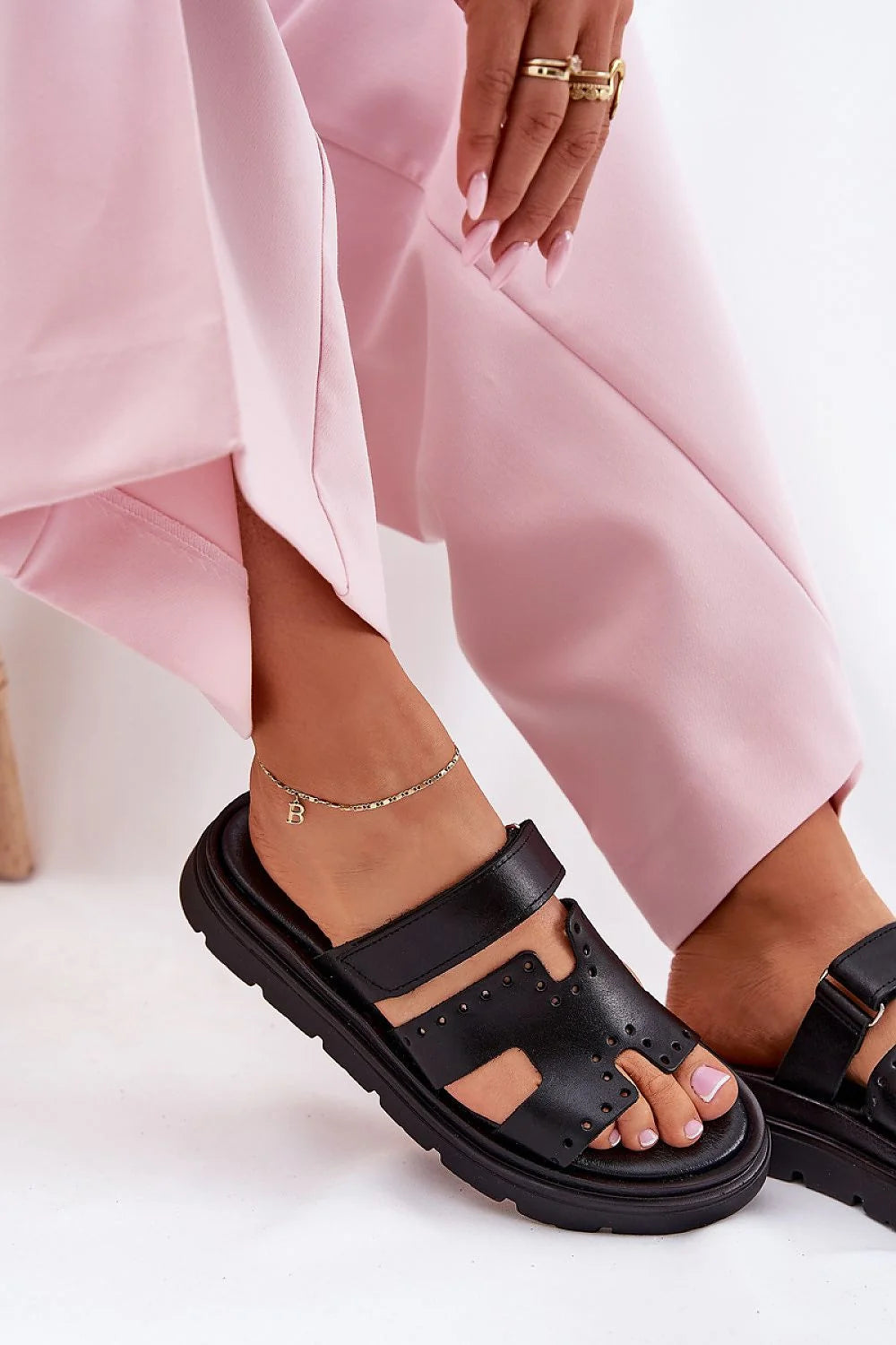 Sandales pour femme style moderne ouvertes cuir noir haute qualité confortable plateforme 3 cm occasions多种
