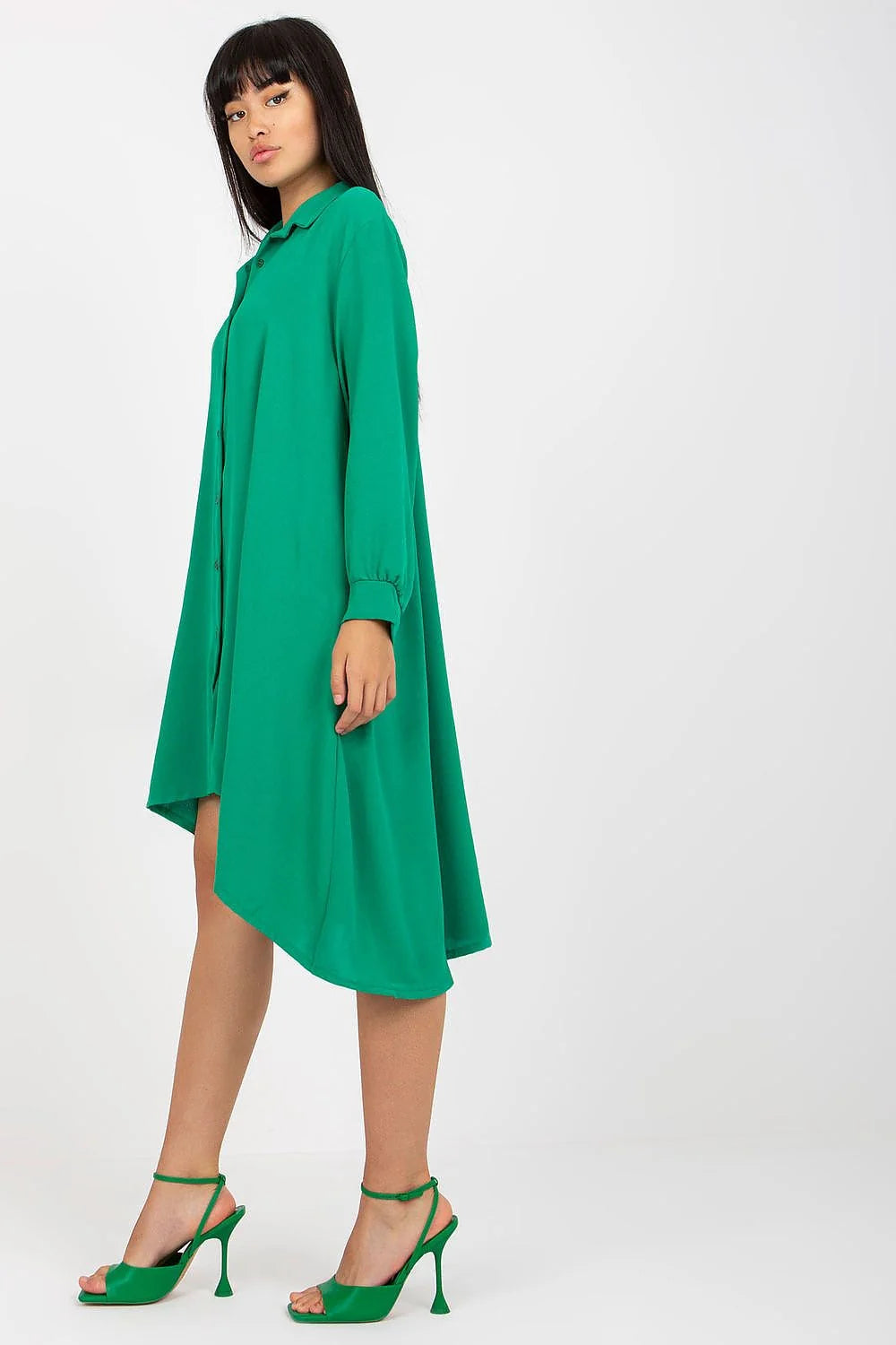 Robe chemise pour femme manches longues boutonnée asymétrique vert vif polyester élasthanne moderne style décontracté