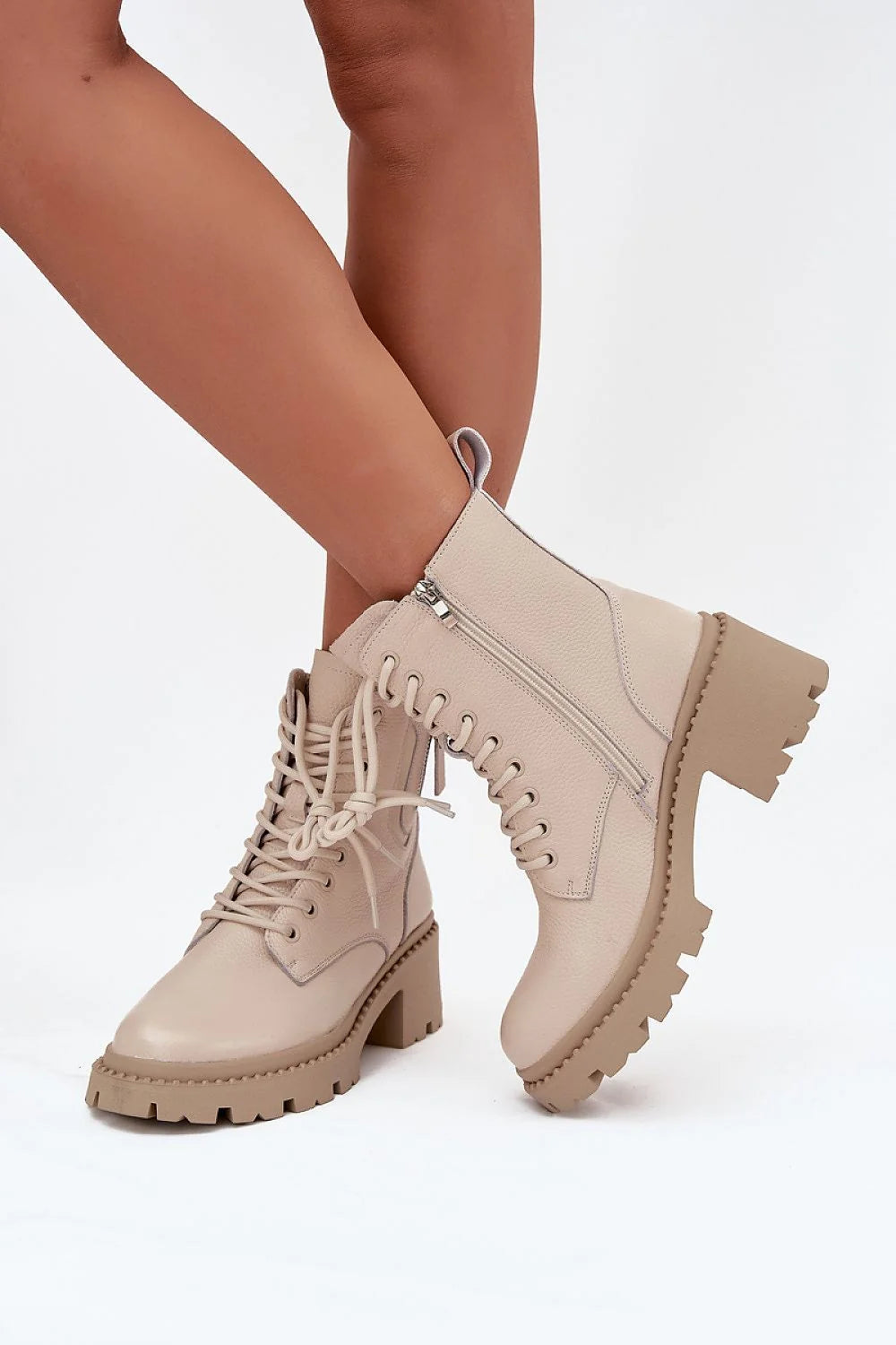 bottines femme Vinceza cuir naturel grainé beige mi cheville lacets zip latéral talon bloc six centimetres semelle crantée