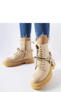 Bottines trappeur Solea beige clair cuir synthétique chaîne dorée semelle crantée lacets métalliques fermeture éclair femme