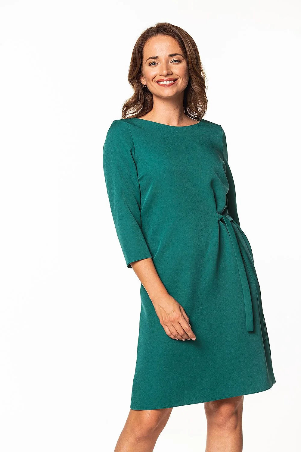 Robe de jour Tessita en vert émeraude coupe droite manches 3/4 col bateau ceinture intégrée femme