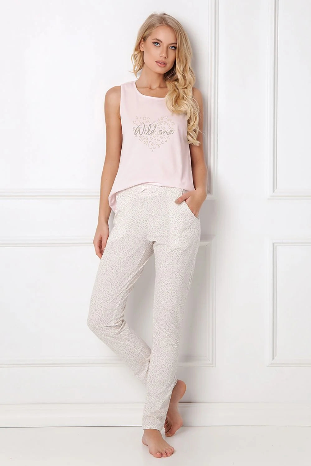 Pyjama femme en coton doux style décontracté rose et léopard confort et élégance assurés