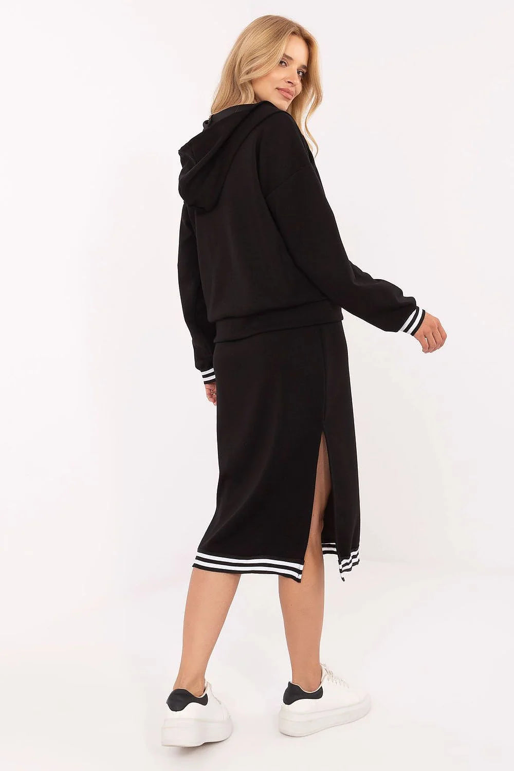 ensemble femme chic sweat capuche zippé manches longues poches pratiques côtelés robe midi bretelles larges décolleté V stretch viscose douceur