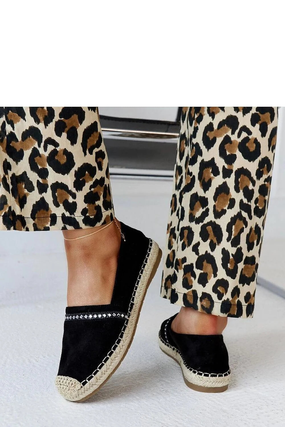 espadrille Solea noire toile suède zircons strass semelle jute tressée caoutchouc bout renforcé beige surpiqûres contrastées casual chic estival confortable