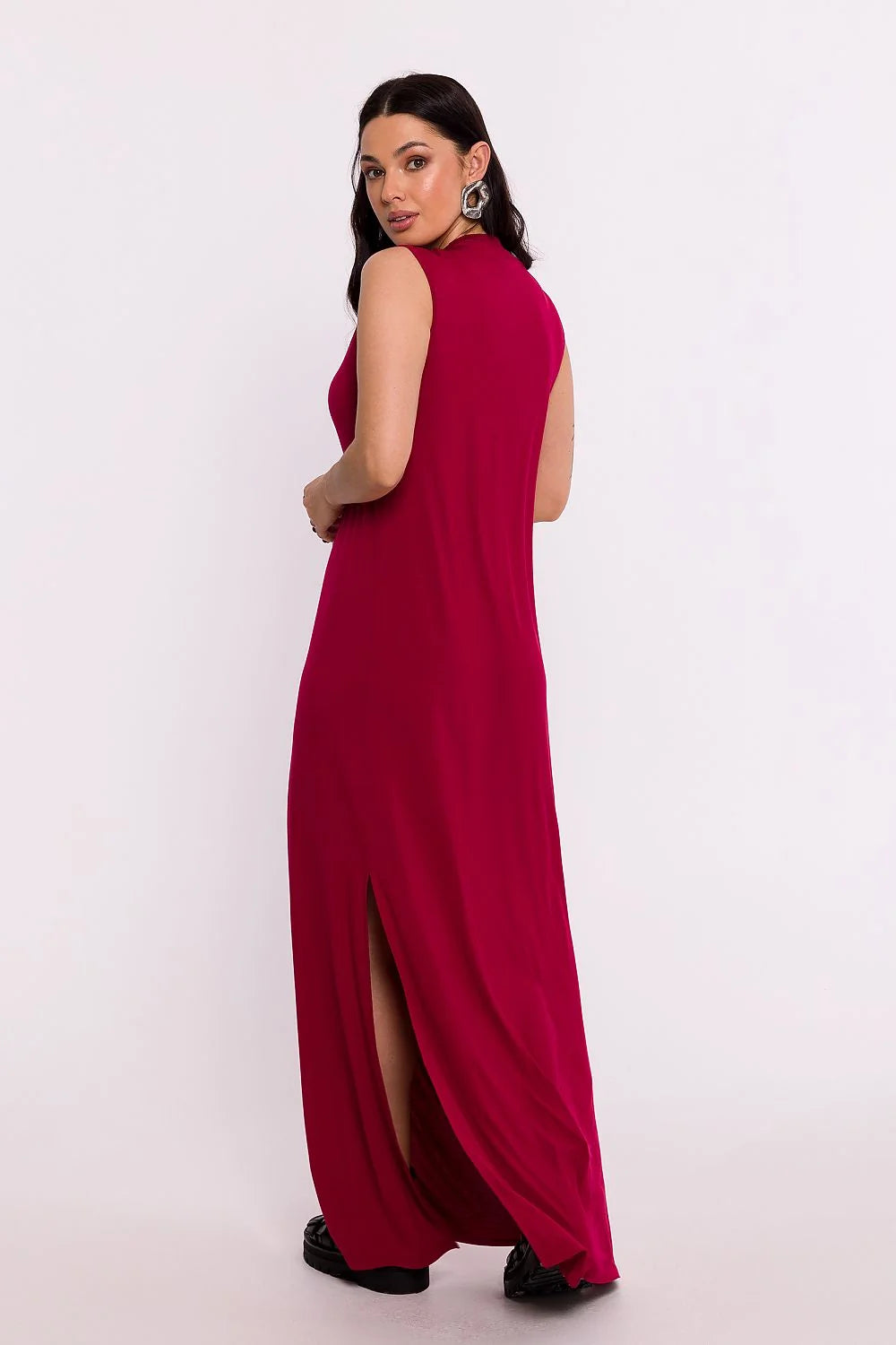 Robe longue élégante sans manches en maille viscose couleur bordeaux encolure en V femme occasion formelle