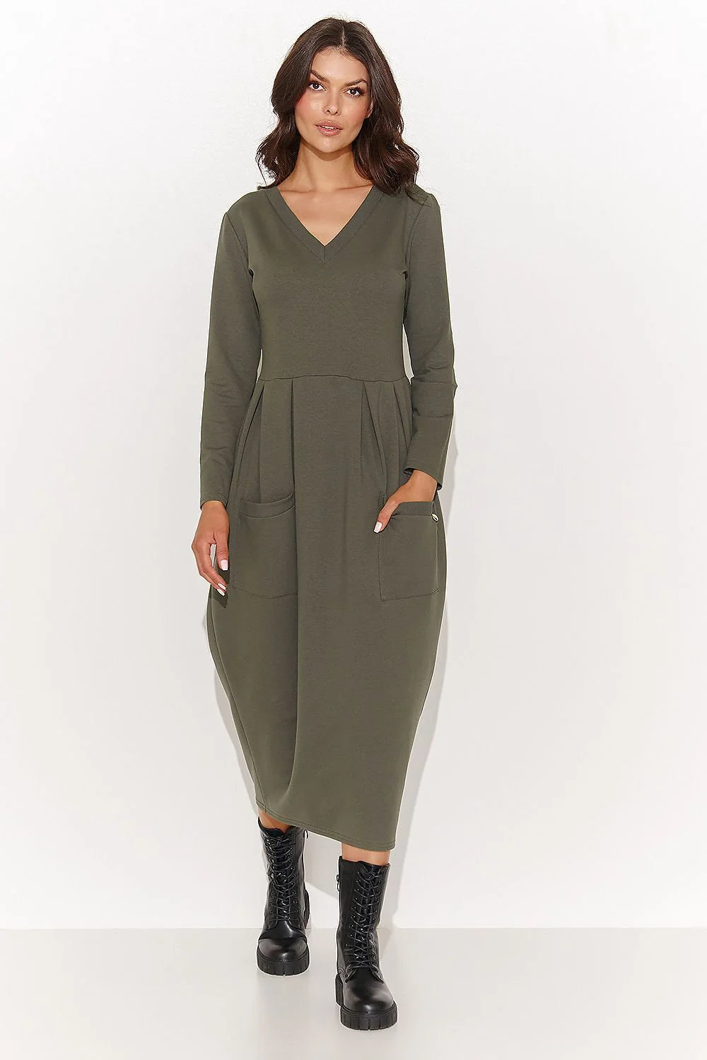 Robe longue moderne style décontracté V-neck manches longues vert olive jersey poches patch coupe fluide occasion多种