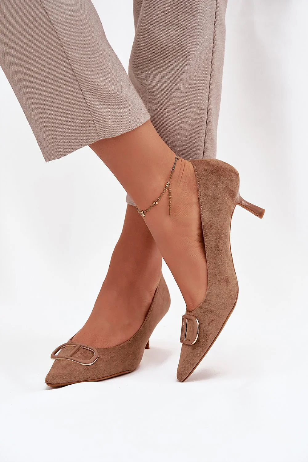 escarpins femmes suédine écologique bout pointu silhouette affinée détail décoratif accent élégant talon stable fin sophistiqué