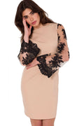 robe soirée Makover élégante fourreau beige crayon genou cintrée manches longues tulle transparent dentelle noire broderie florale col bateau