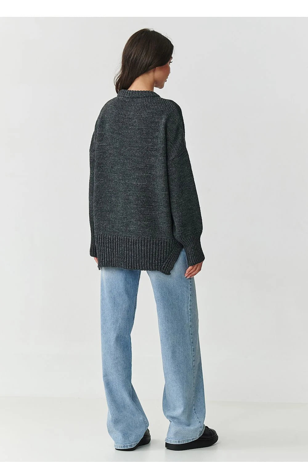 pull femme oversize grosse maille anthracite col rond côtelé manches longues poignets larges coupe tunique fentes latérales longueur hanche cosy