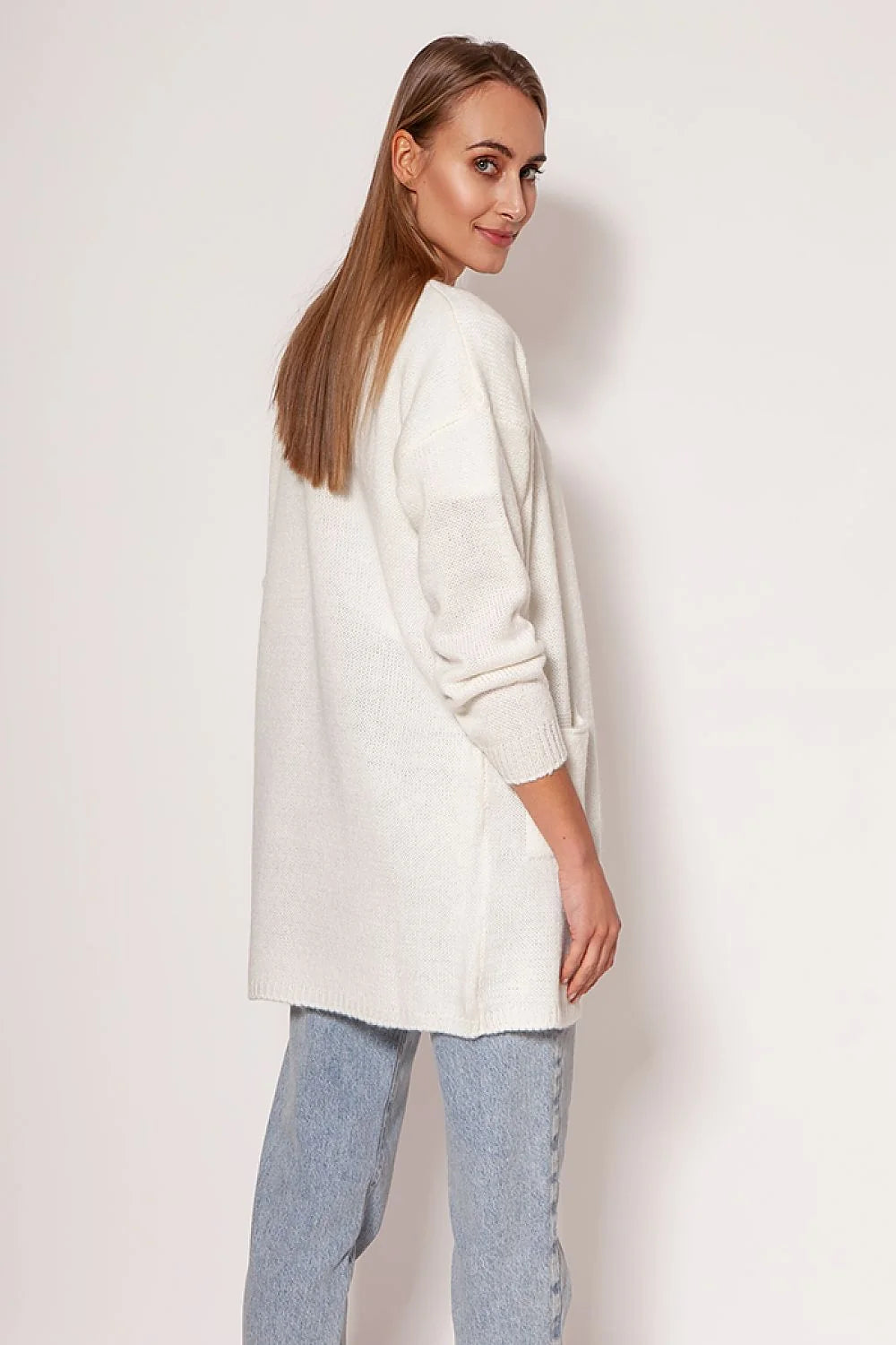 cardigan long femme gilet maille douce rose coupe droite minimaliste manches longues épaules tombantes poches plaquées bords côtelés mi cuisses