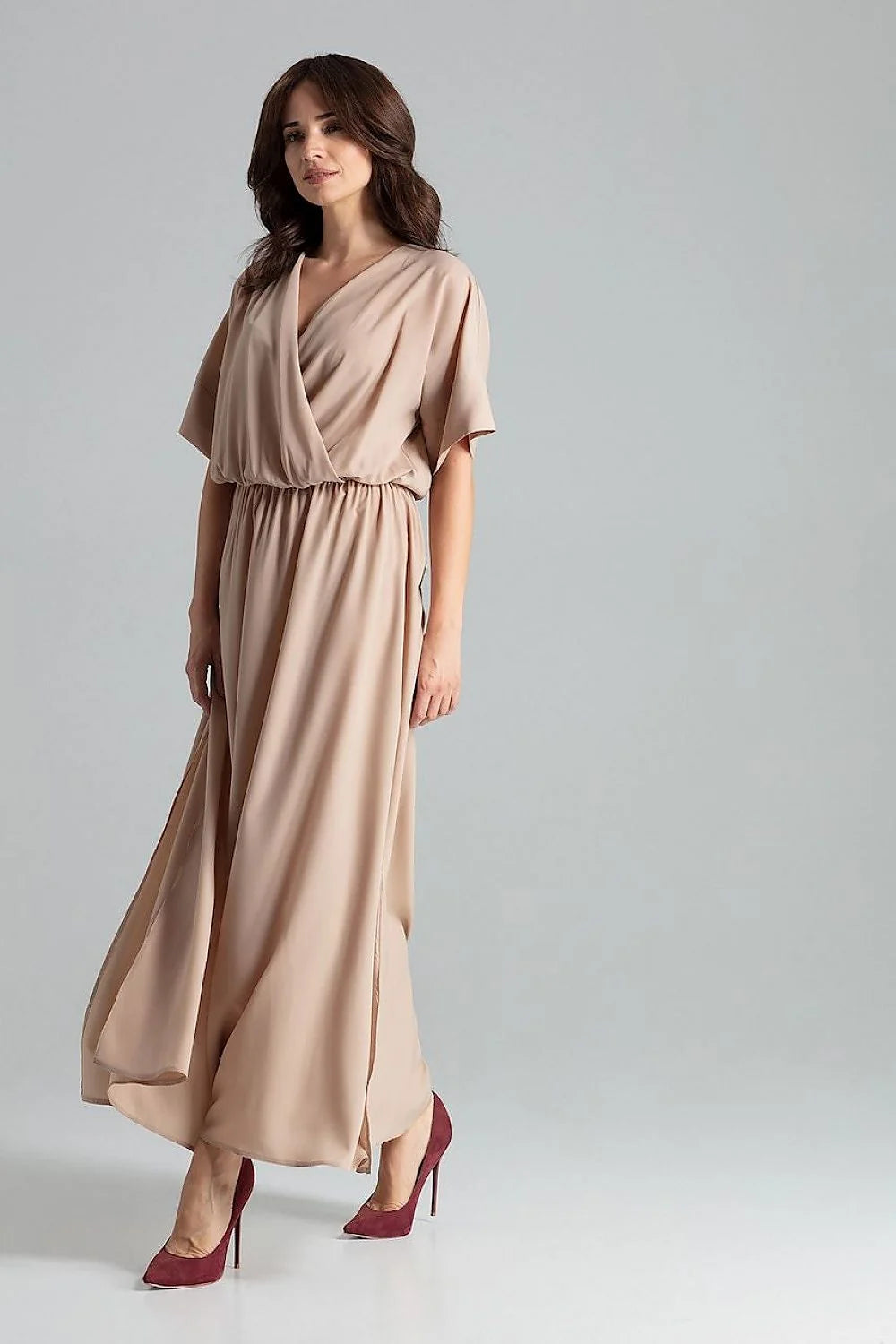 robe longue fluide beige nude chiffon cachecoeur boheme chic manches kimono courtes taille froncee elastiquee jupe evasee fente laterale plongeant
