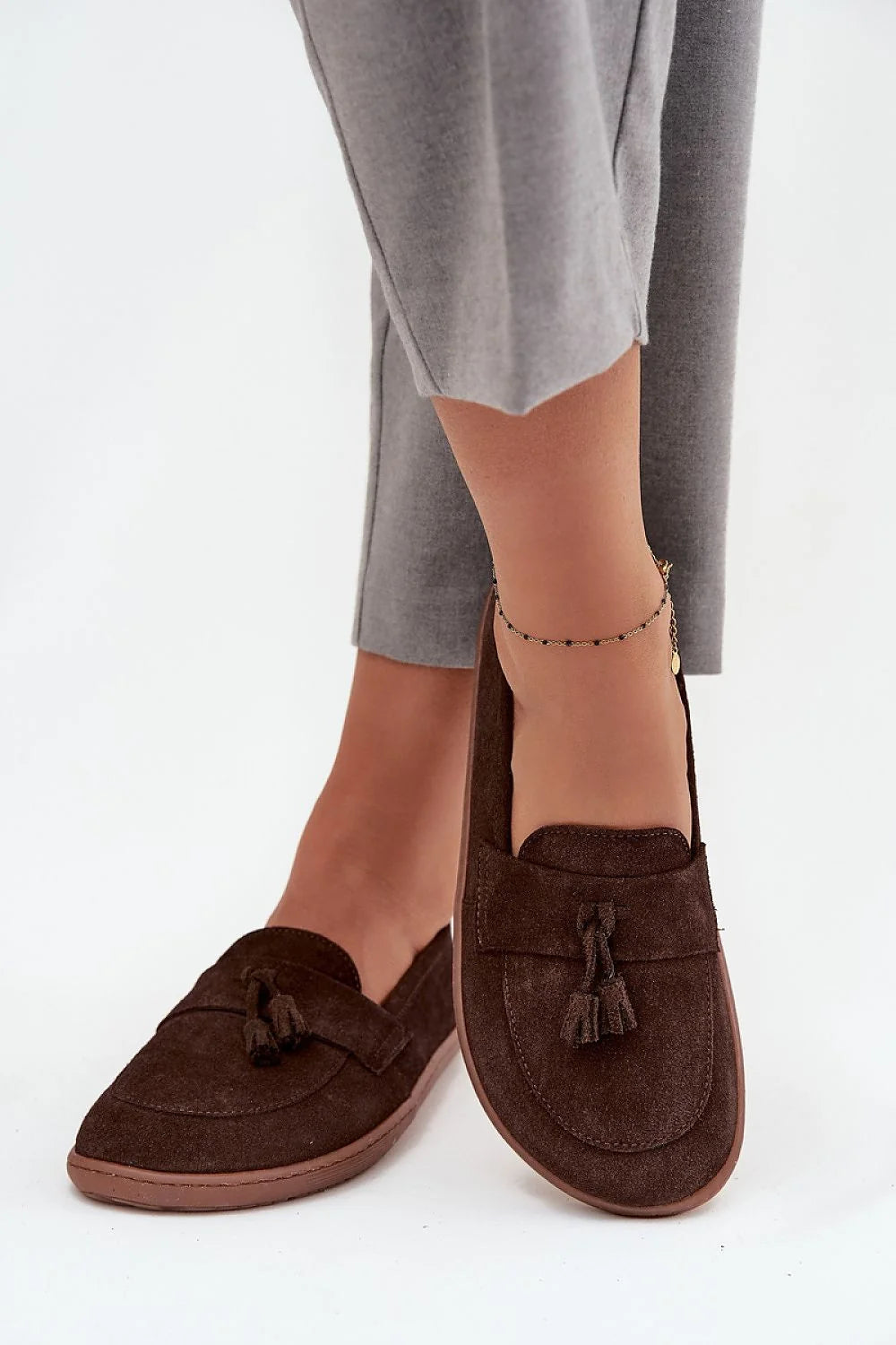 mocassins femmes pieds nus daim marron suédé pampilles franges slipon bout arrondi semelle caoutchouc plate talon bas surpiqûres confort léger