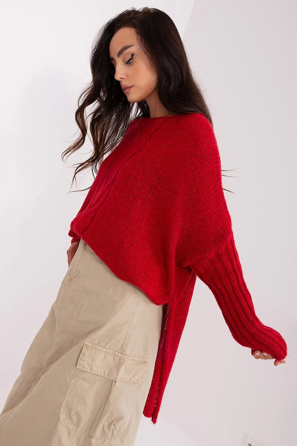 Pull pour femme moderne asymétrique couleur rouge vive motif torsadé manches longues côtelées ajustables confort acrylique
