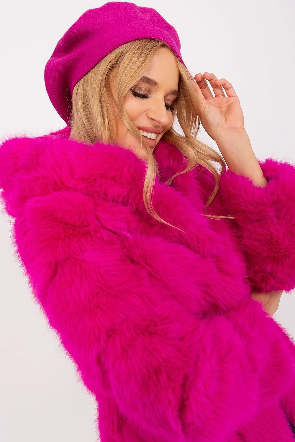 Veste en fausse fourrure pour femme couleur fuchsia texture dense manches longues col classique occasion spéciale mode élégant