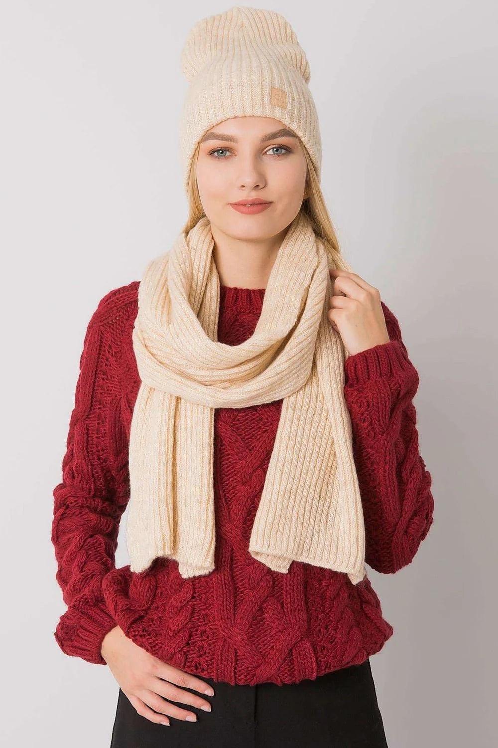 Ensemble hivernal chic femme Rue Paris bonnet écharpe pull tricot acrylique rose pâle blanc cassé mode automne hiver