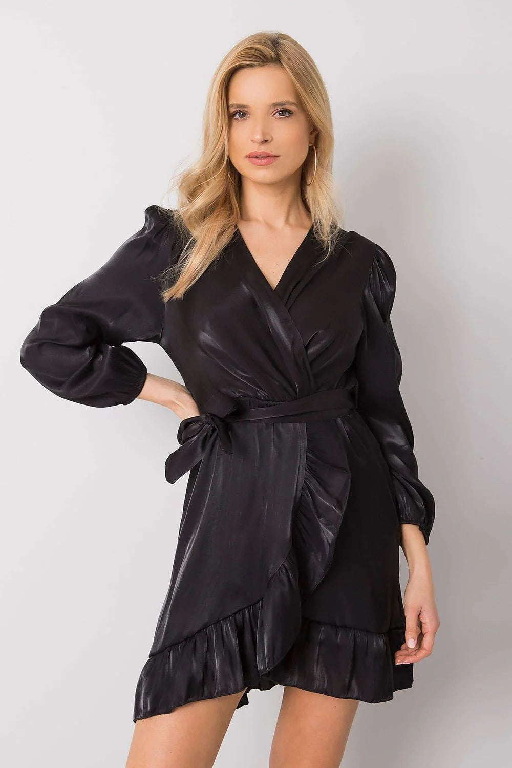 Robe de soirée élégante noire manches longues style portefeuille volants satiné ceinture ajustable femme