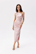 Robe de soirée asymétrique une épaule satin rose pâle longueur midi fente élégance femme