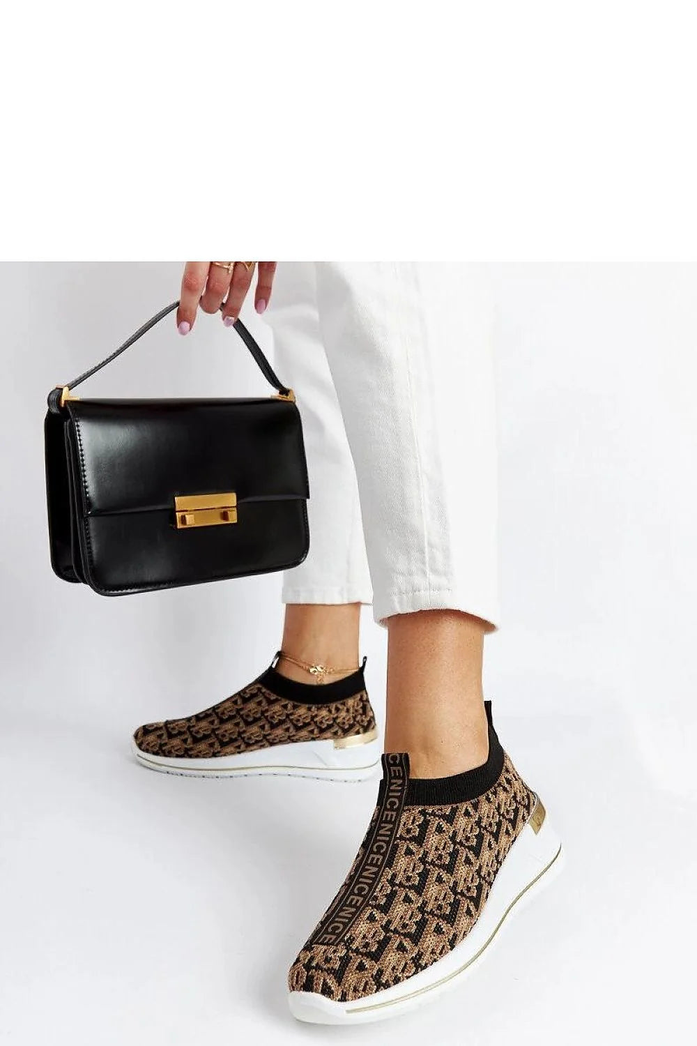 Baskets Solea sneakers femme slipon maille jacquard marron noir monogramme semelle plateforme blanche talon compensé doré stretch respirante amortissante