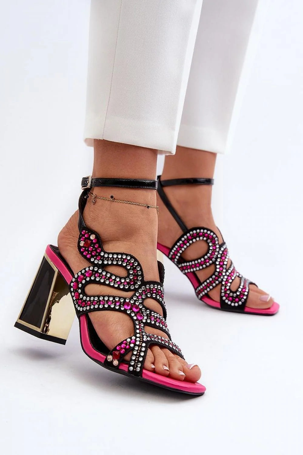 sandales talon bloc femme strass multicolores cuir suédé écologique noir fuchsia semelle rembourrée bride cheville réglable carré glamour