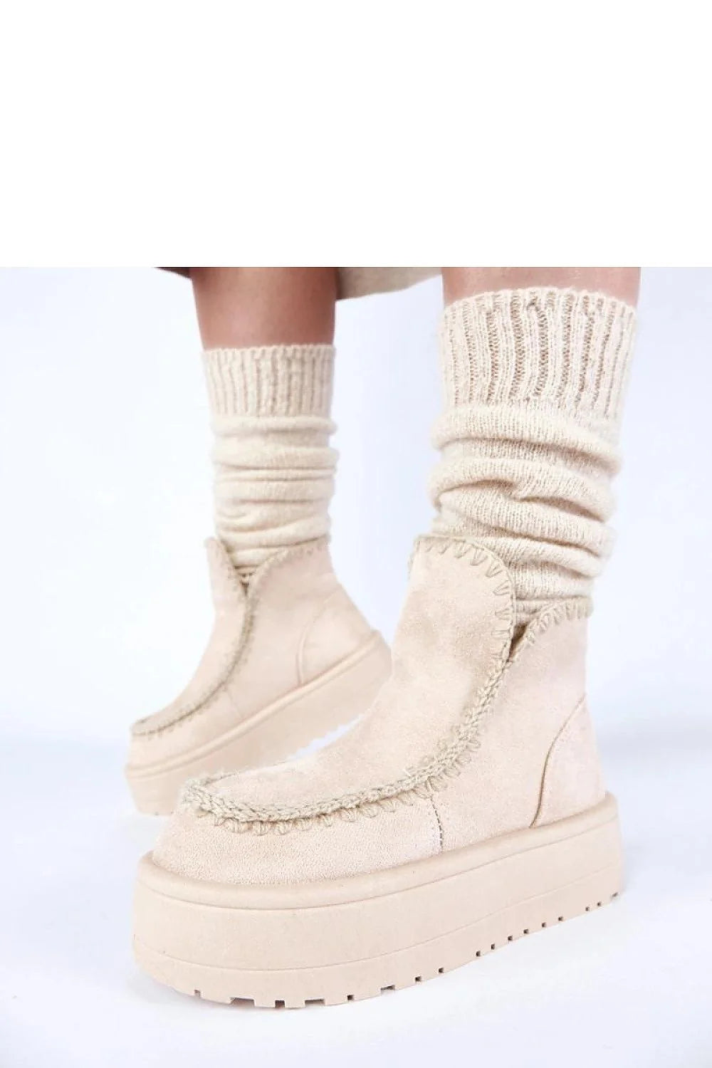 bottes neige plateforme suédé beige broderie délicate bout rond doublure douce tige haute 10cm semelle crantée mocassin surpiqûre