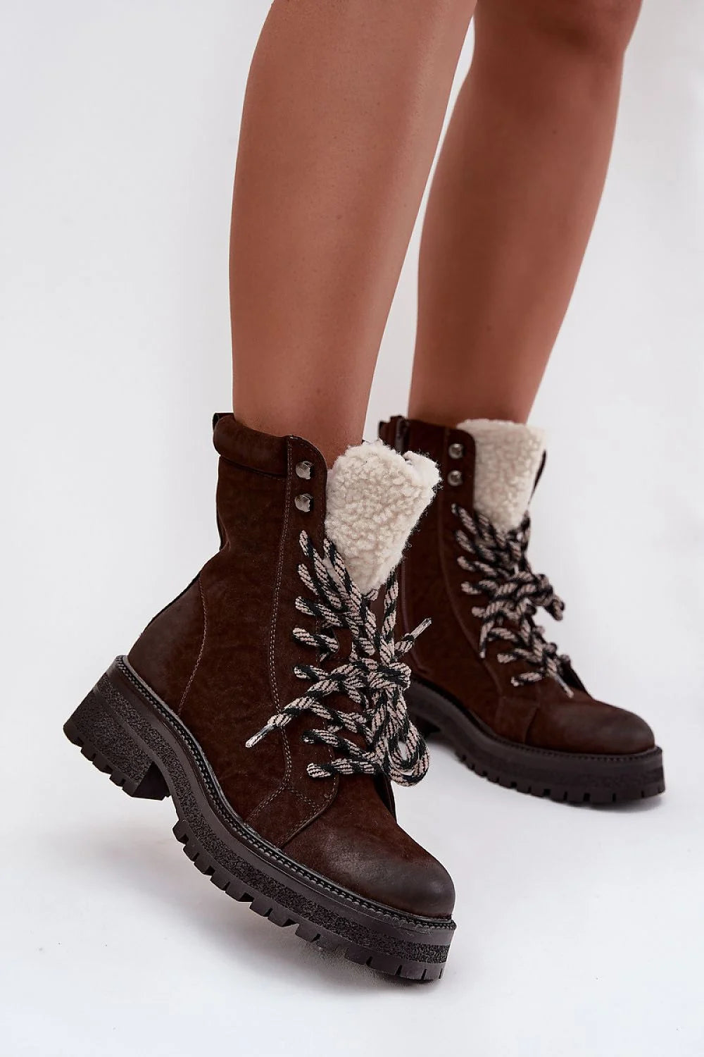 bottines femme cuir écologique zippées lacées randonneur suédine marron foncé col doublure shearling crème plateforme crantée semelle noire confortable durable