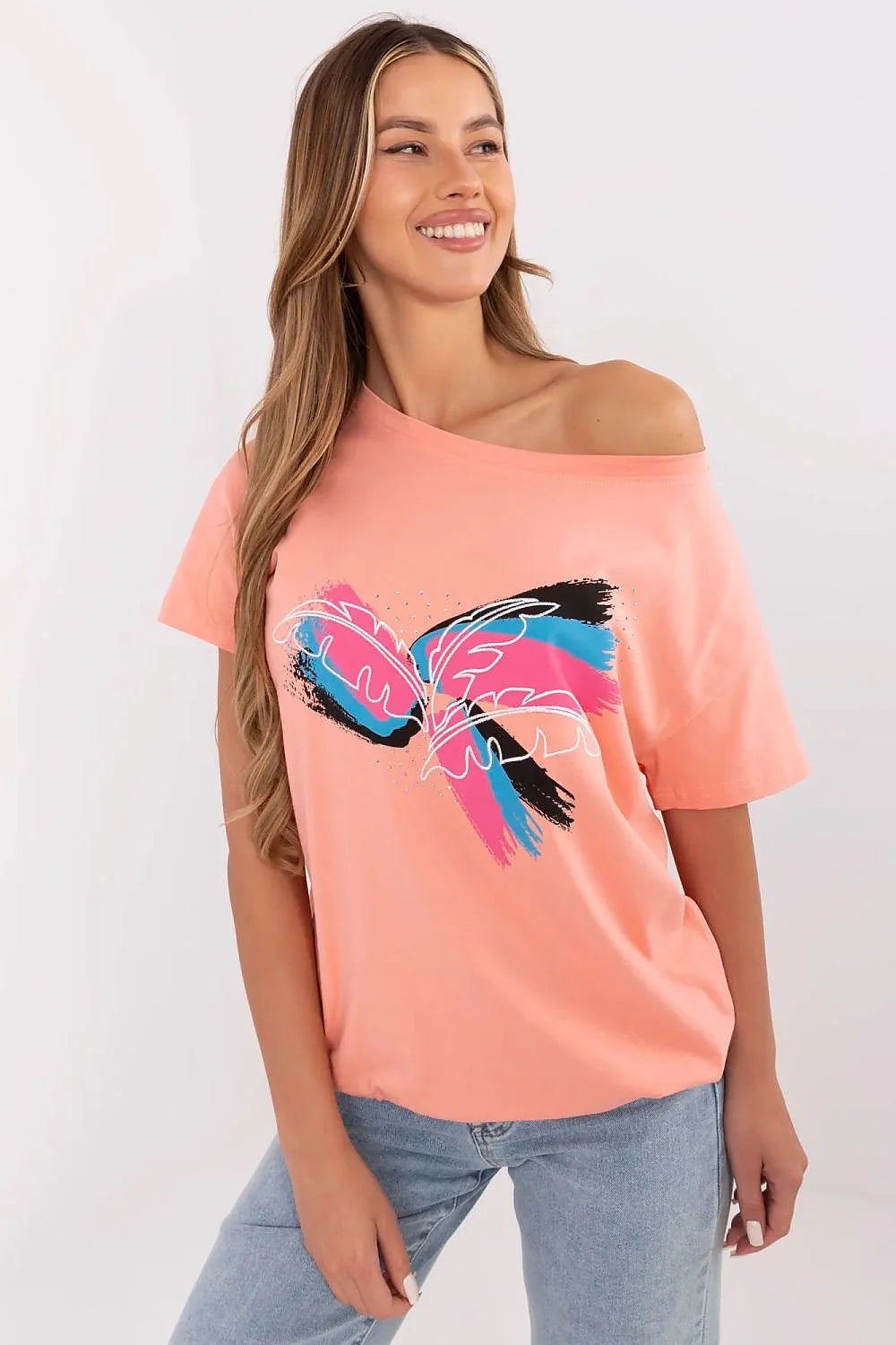 T-shirt femme design contemporain en coton pêche manches courtes encolure bateau asymétrique motif papillon abstrait polyvalent