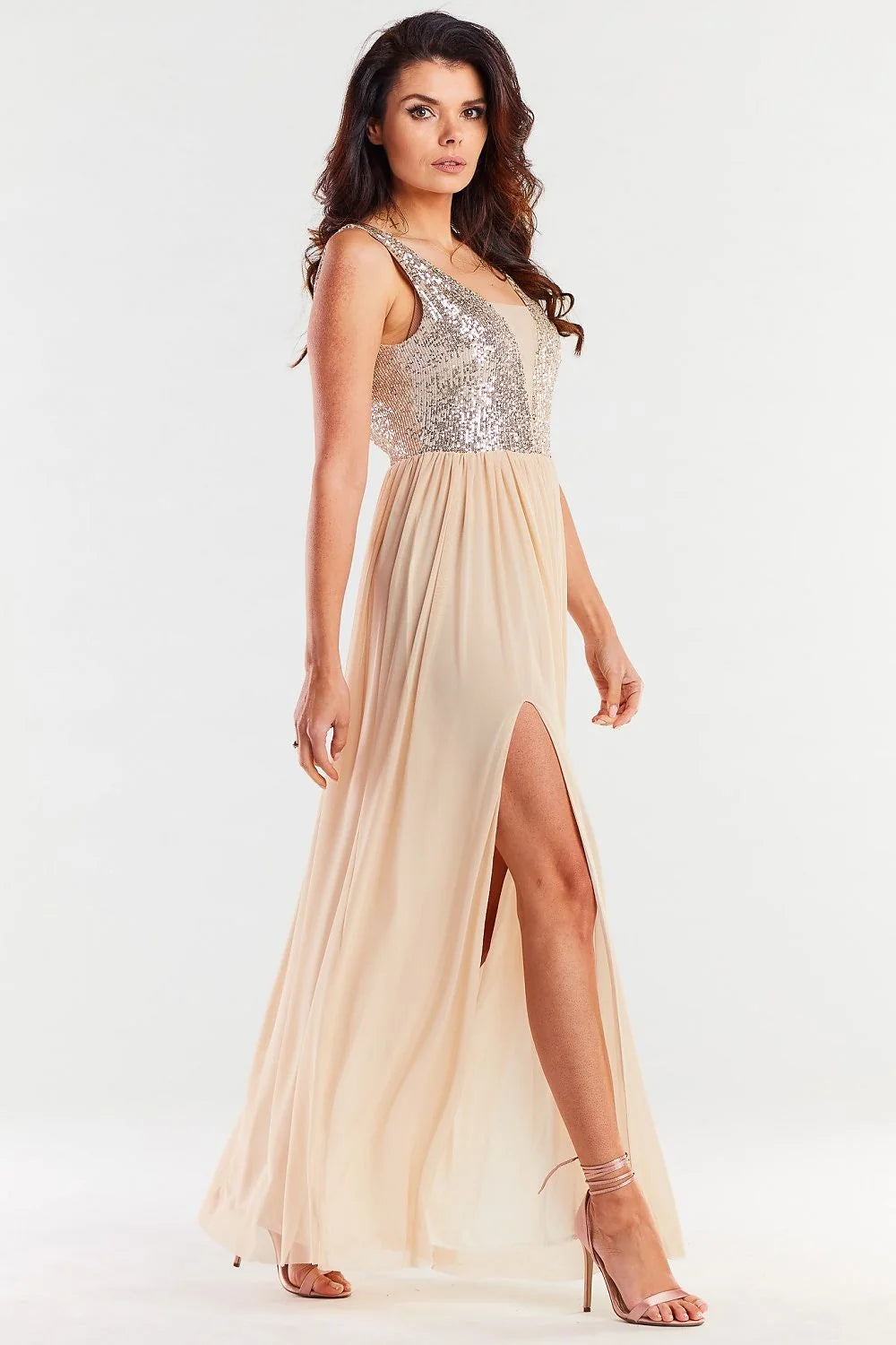 robe longue élégante sans manches dos ouvert pailleté rose poudré décolleté plongeant taille empire jupe fluide mousseline fente