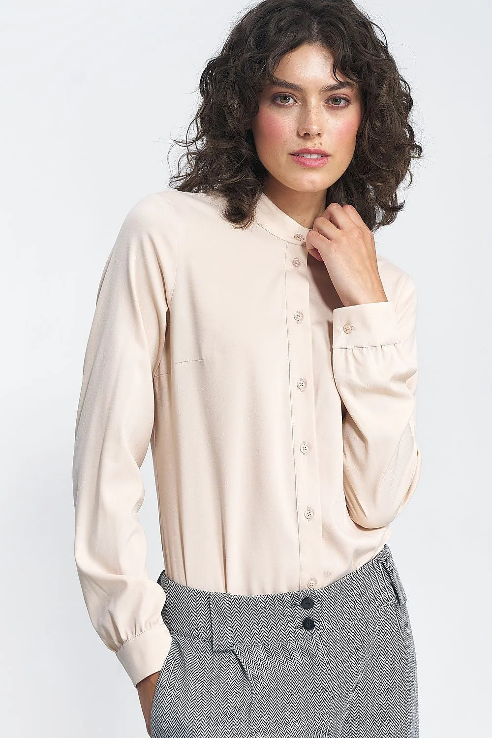 Chemise manche longue Nife classique élégante coupe droite col officier beige clair 100% viscose femmes polyvalente