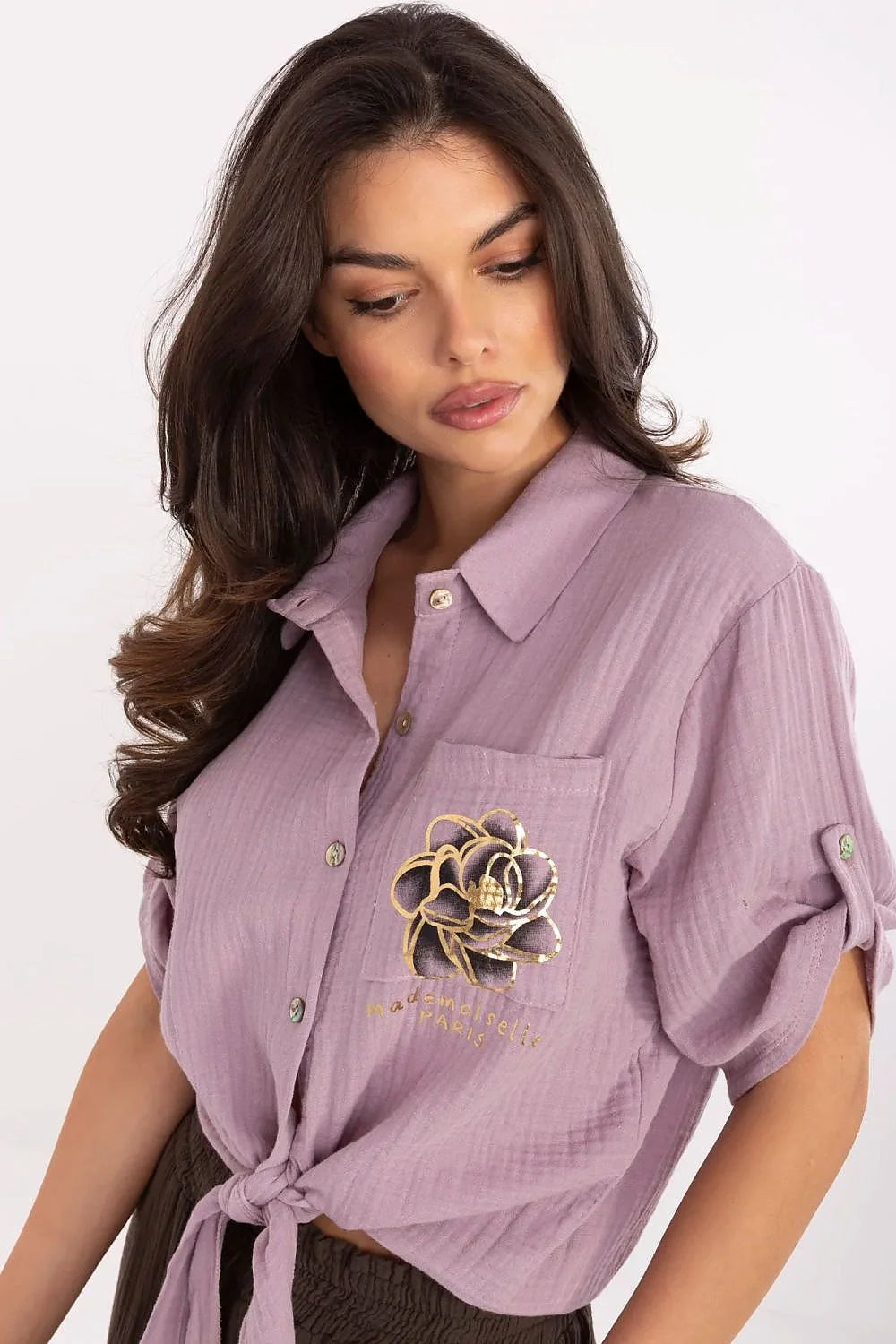 Chemise pour femme élégante style décontracté coton lavande manches courtes poche brodée Mademoiselle a Paris