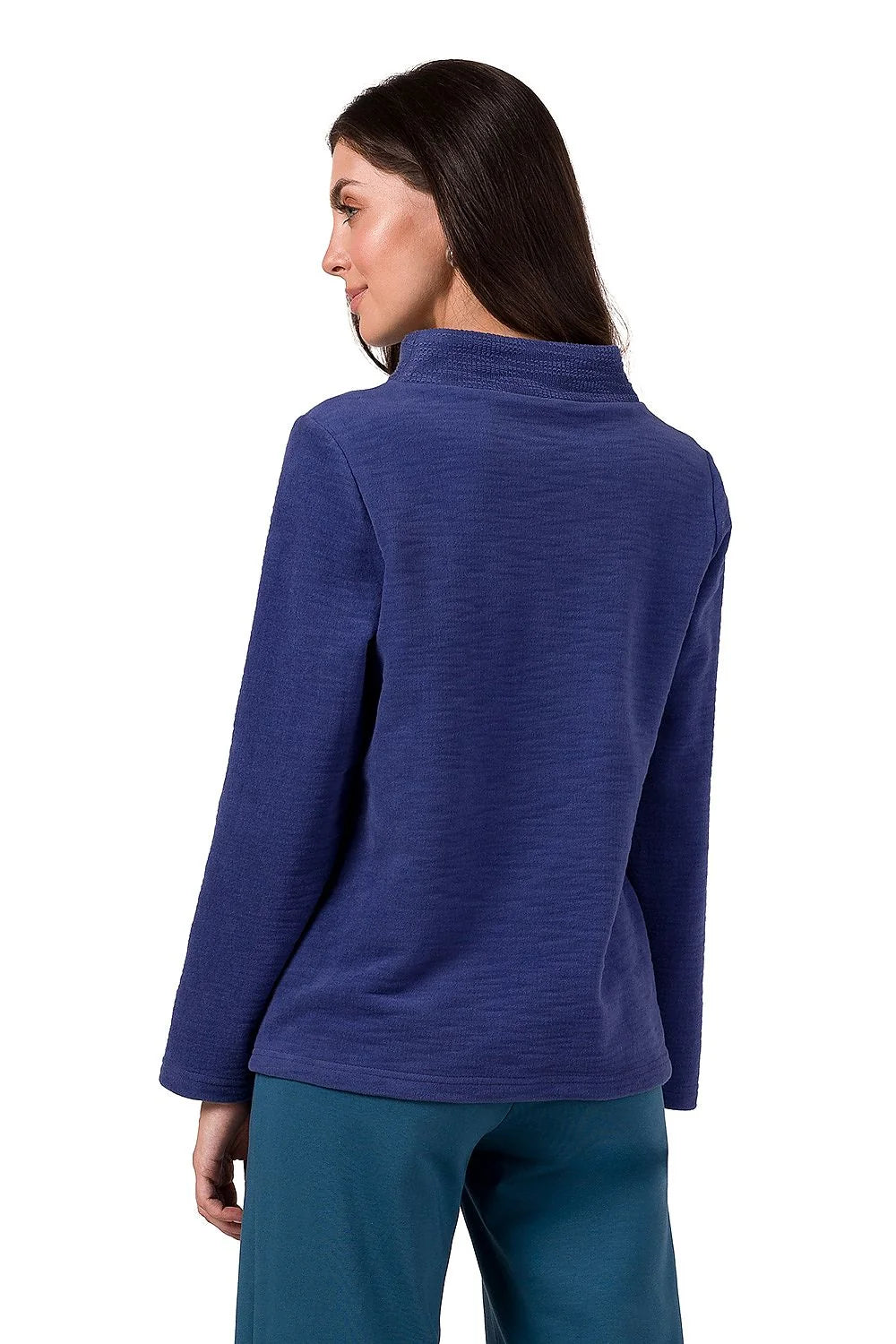 Sweatshirt femme Be Wear style décontracté couleur bleu profond col cheminée maille structurée matière douce et extensible coupe ample manches longues sans coutures