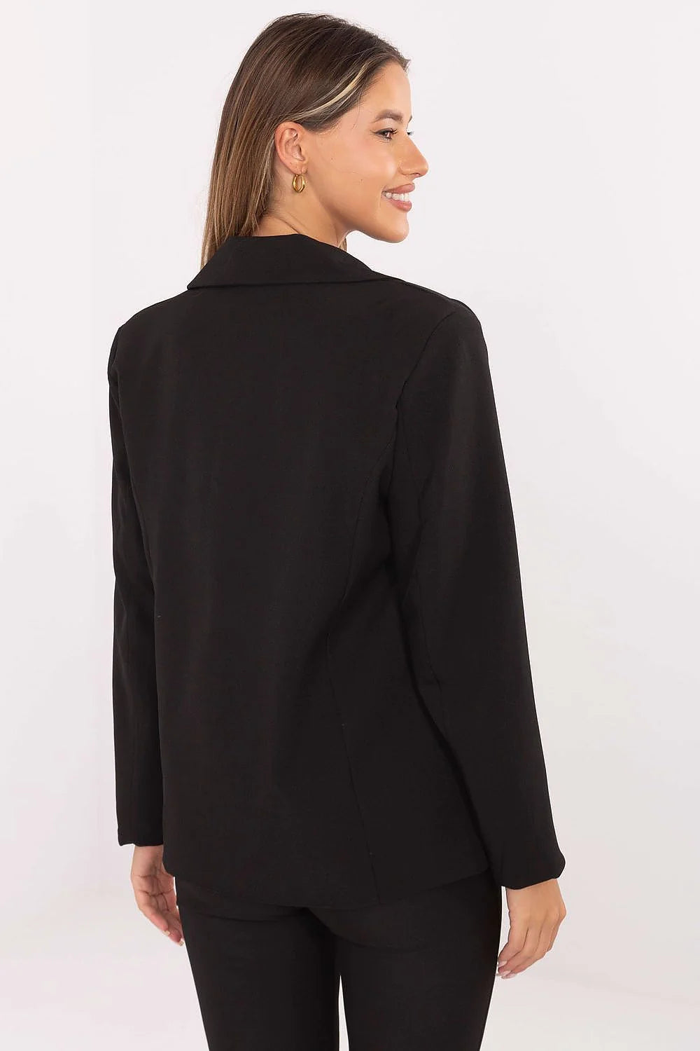 blazer femme noir coupe droite oversize longueur hanches col cranté manches longues tissu lisse poches rabat broche strassée