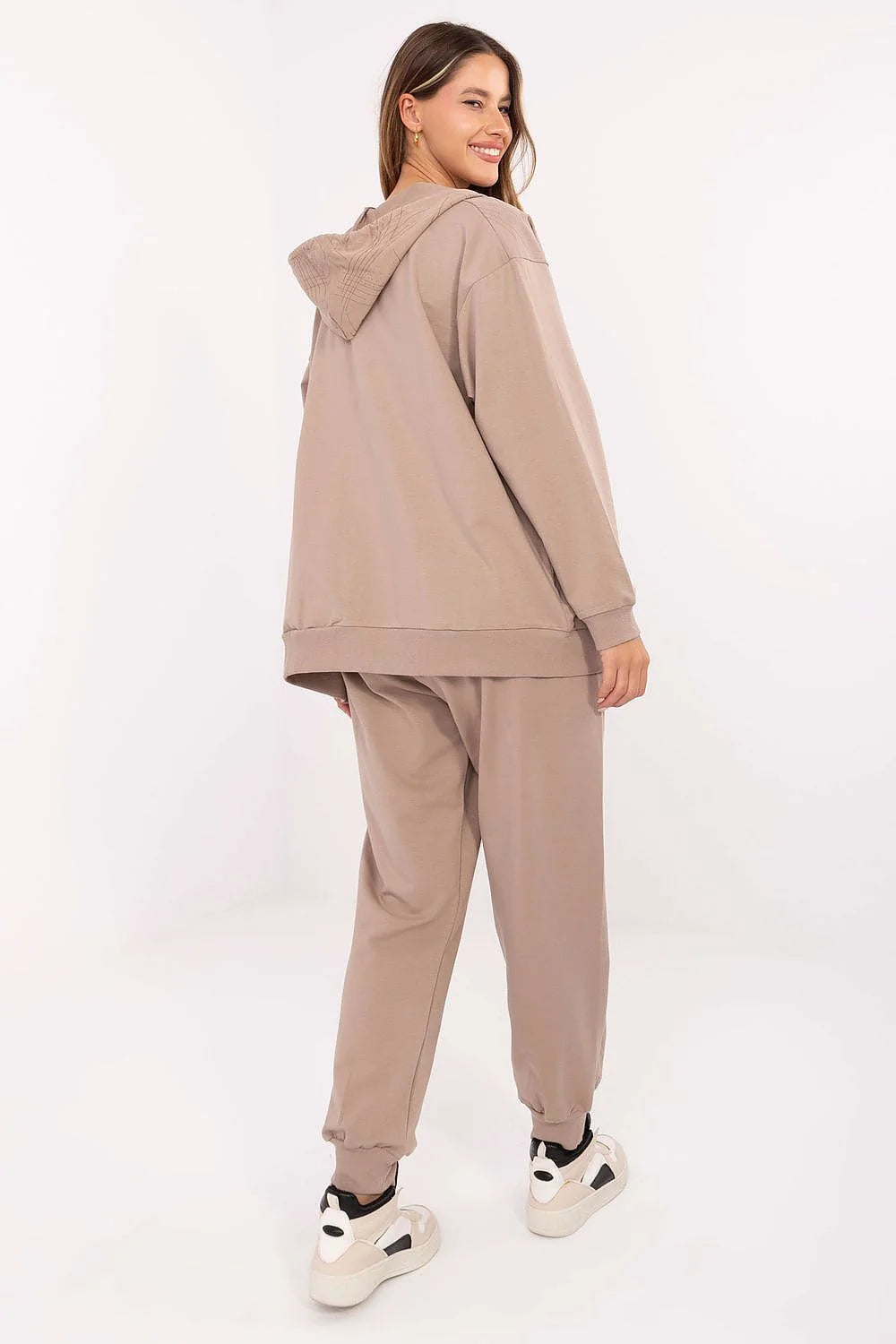 ensemble survêtement femme sweat zippé capuche jogger beige taupe molleton doux poches latérales poignets côtelés taille haute cordon ajustable