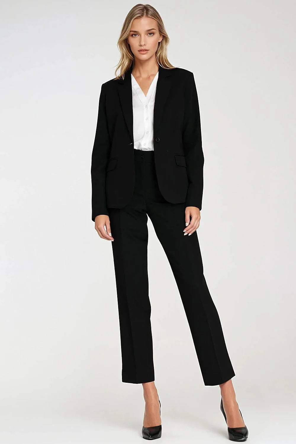 blazer femme tailleur noir cintrée col revers manches longues épaulières structurées poches rabat doublure soyeuse extensible hanche bouton élégante