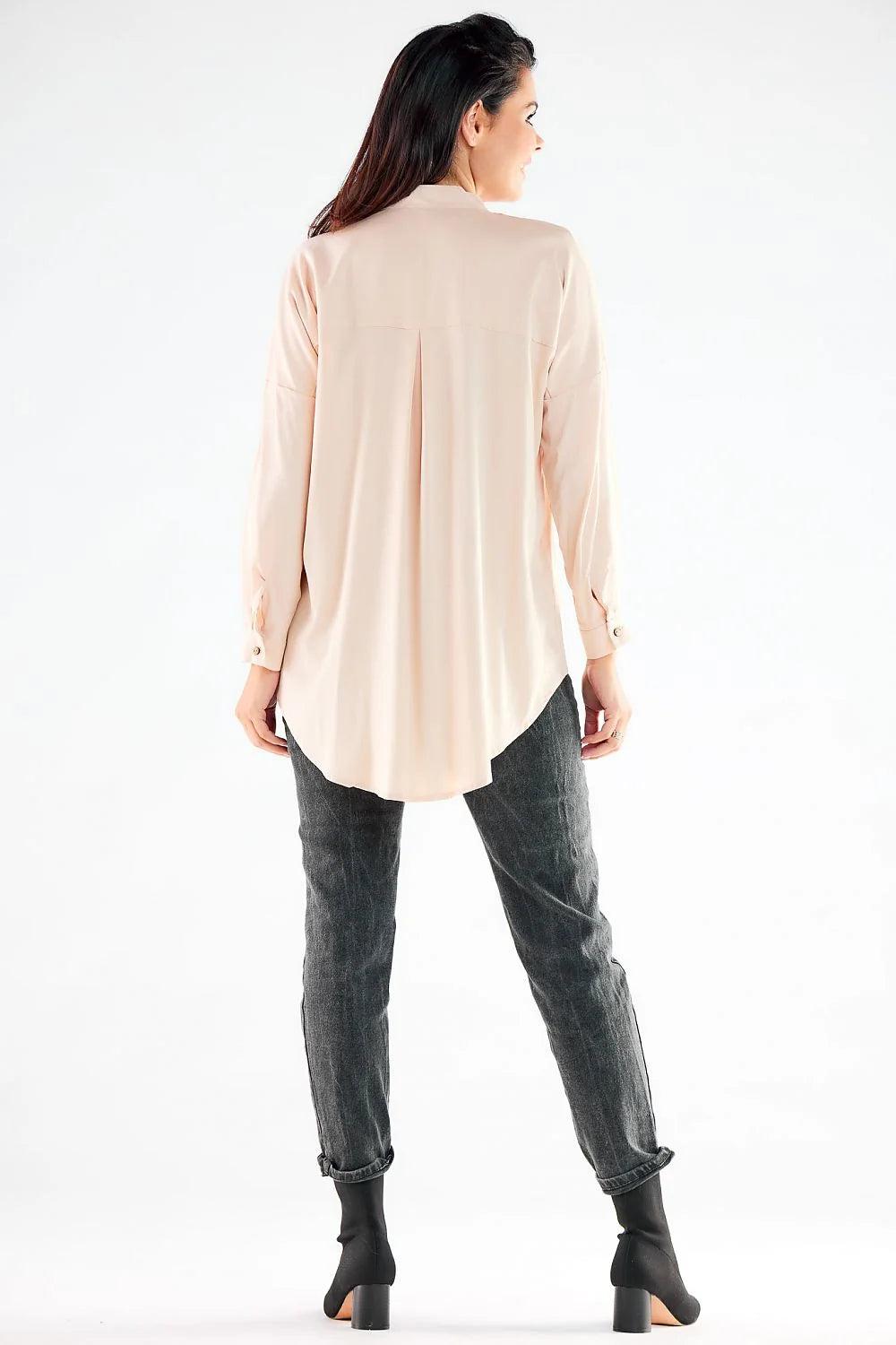 Chemise manche longue awama femme style classique élégance intemporelle coupe ample matières douces confort tailles variées