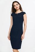 Robe de jour élégante longueur genou manches courtes coupe ajustée couleur navy matériau confortable événement professionnel style intemporel finitions soignées accessoires personnalisables robe formelle mode féminine vêtement classe