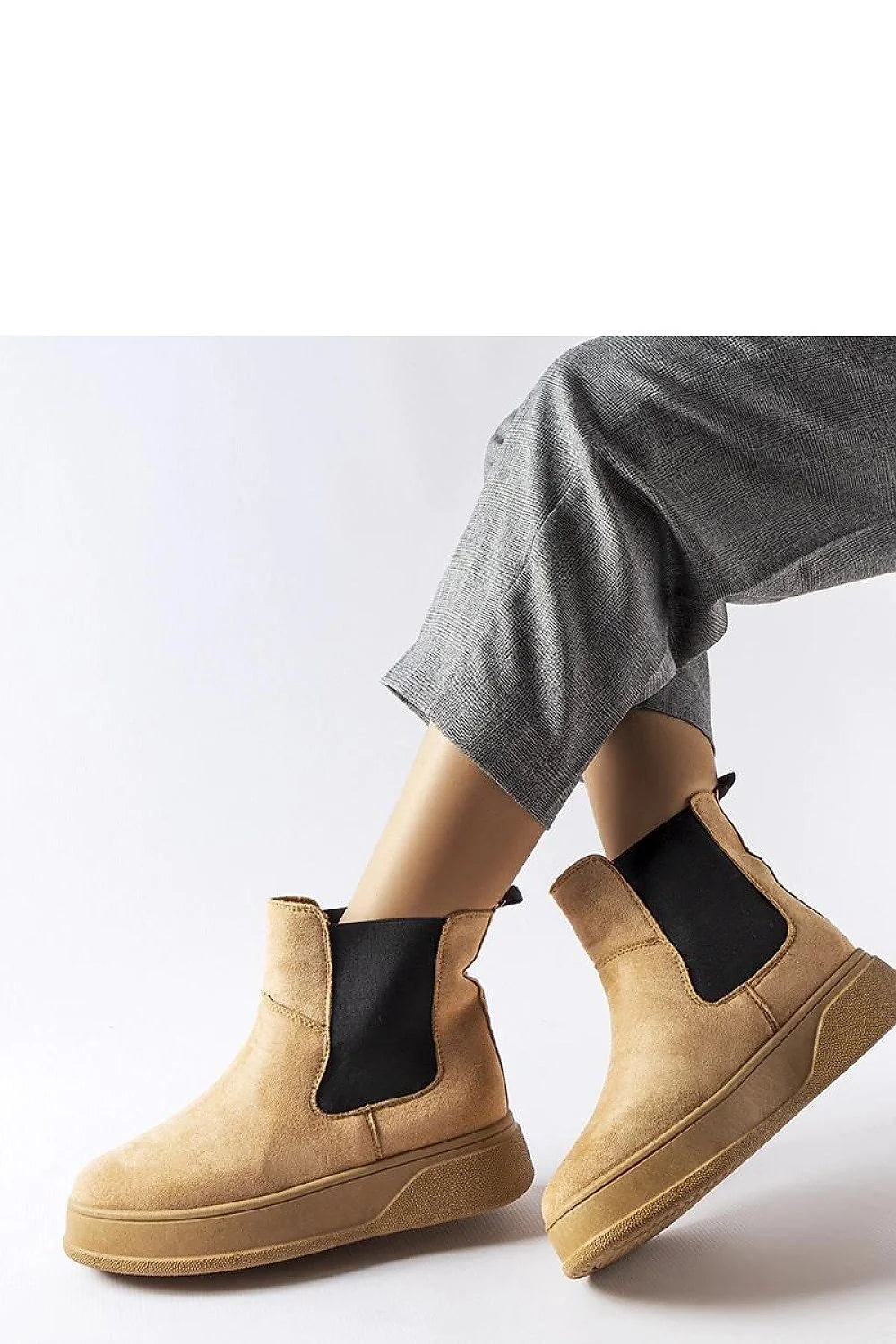 Bottines Chelsea pour femmes en suède beige gousset élastique noir confortable style classique casual-chic