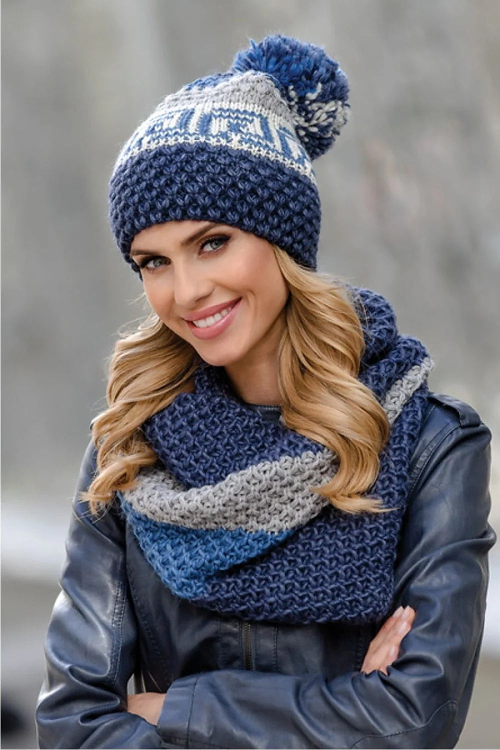 bonnet tricoté femme hiver maille épaisse pompon volumineux multicolore slouchy jacquard bleu marine gris écru doublé chaud confortable