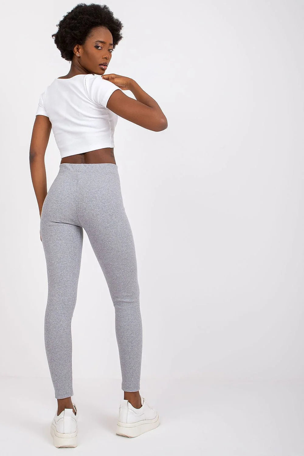 Set de vêtements féminin Crop top blanc manches courtes carrure ajustée Leggings gris haute taille Skinny stretch femme