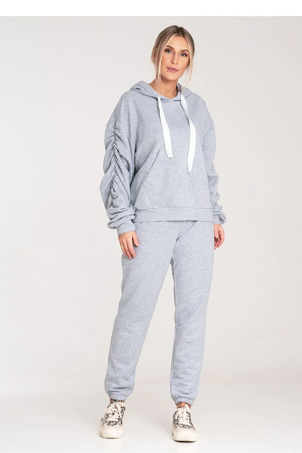 Pantalon survêtement femme en coton gris clair coupe ajustée taille haute élastique chevilles sans poches occasion quotidienne