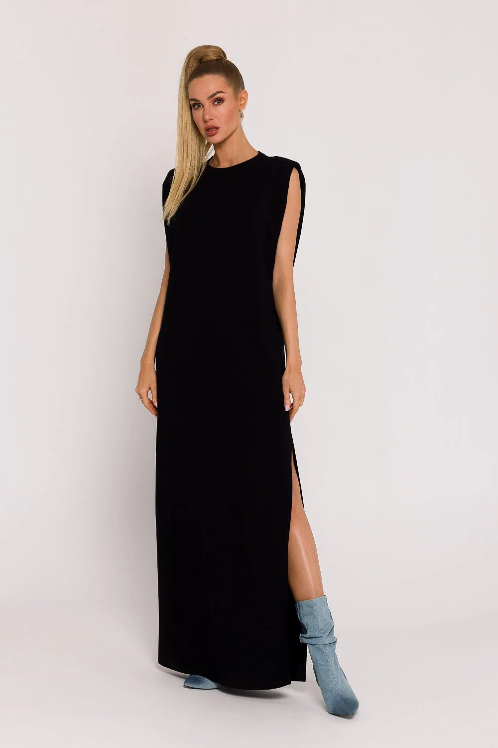 Robe longue pour femme sans manches en maille noire coupe droite fente latérale haute confection polonaise robe de jour élégante et confortable