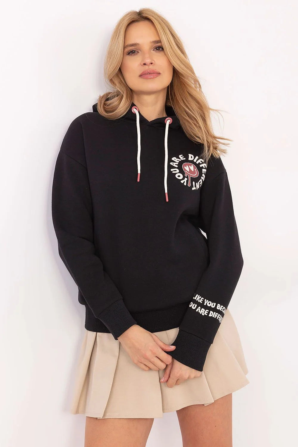 Sweatshirt pour femme à capuche style casual couleur noire motif graphique manches longues coupe ample coton polyester