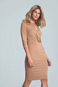 Robe élégante ajustée en viscose beige manches 3/4 décolleté croisé pour femme moderne