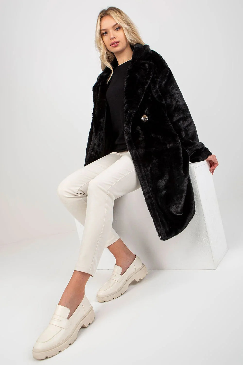Manteau pour femme élégant long fourrure fausse noire manches longues col large double bouton poches latérales polyester intemporel
